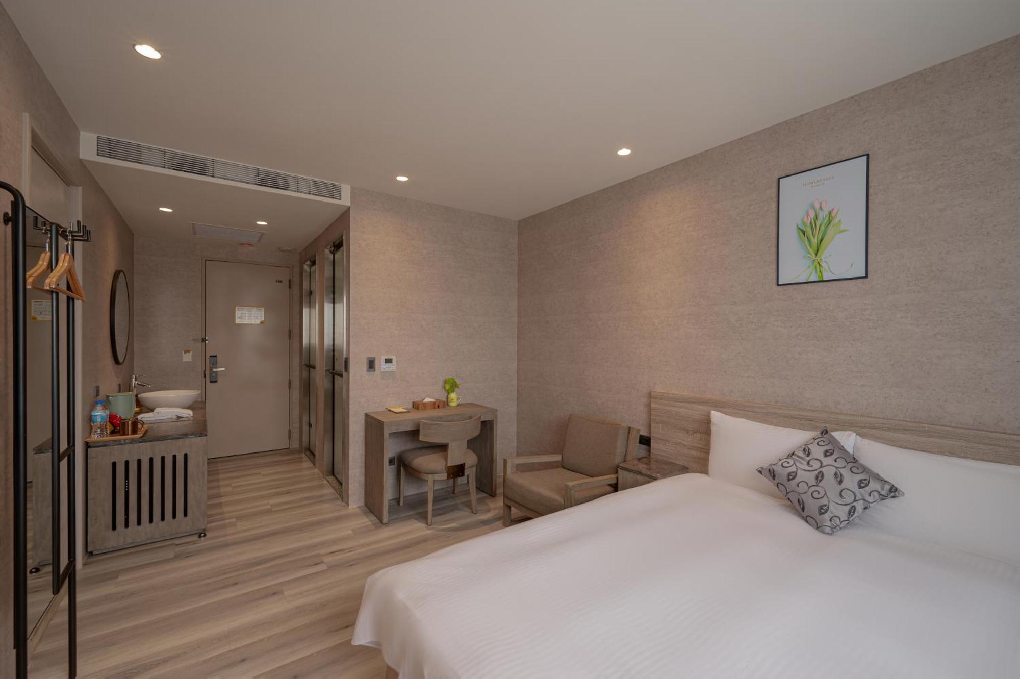 In Joy Hotel Taichung Exterior foto