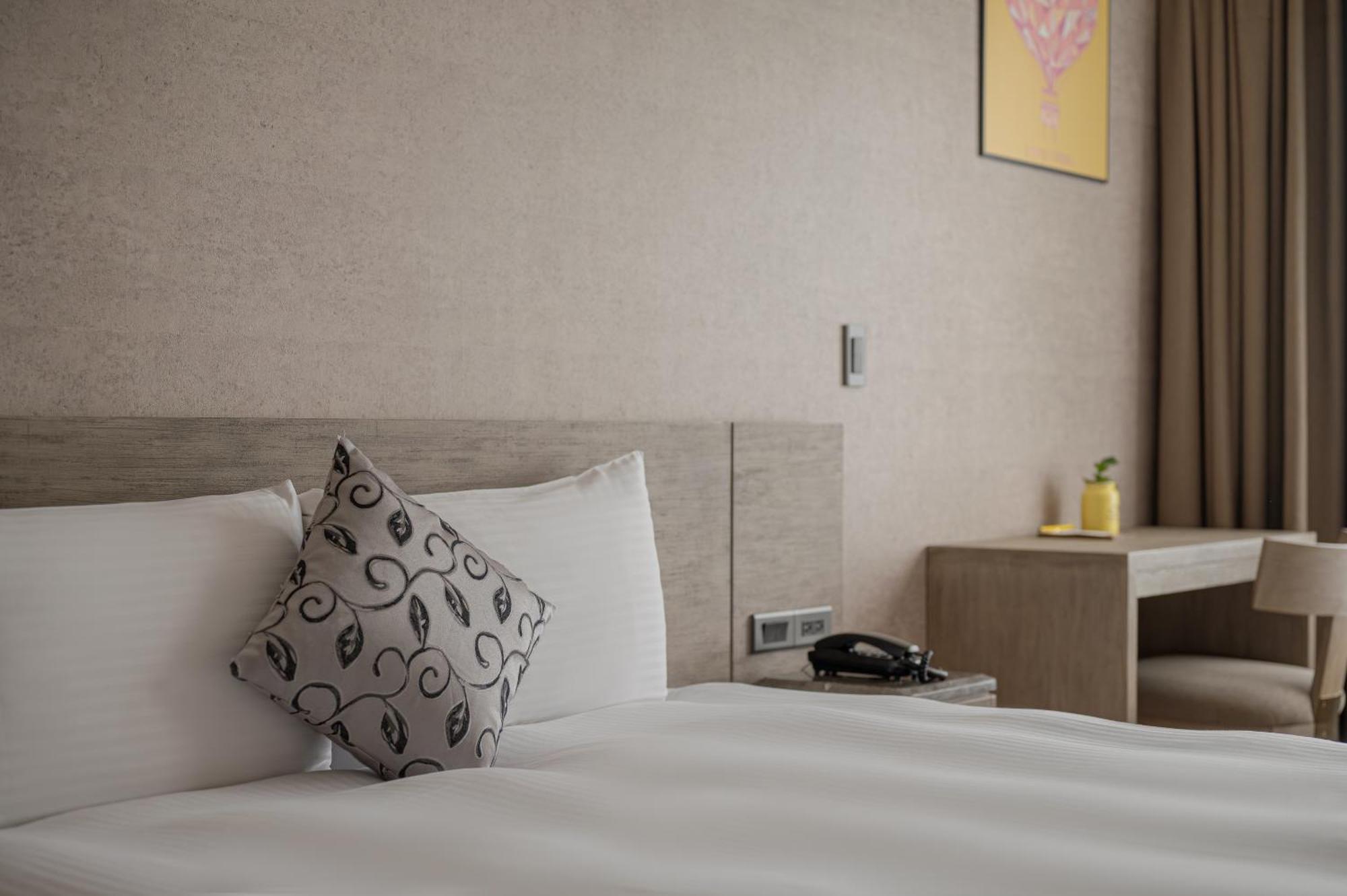 In Joy Hotel Taichung Exterior foto