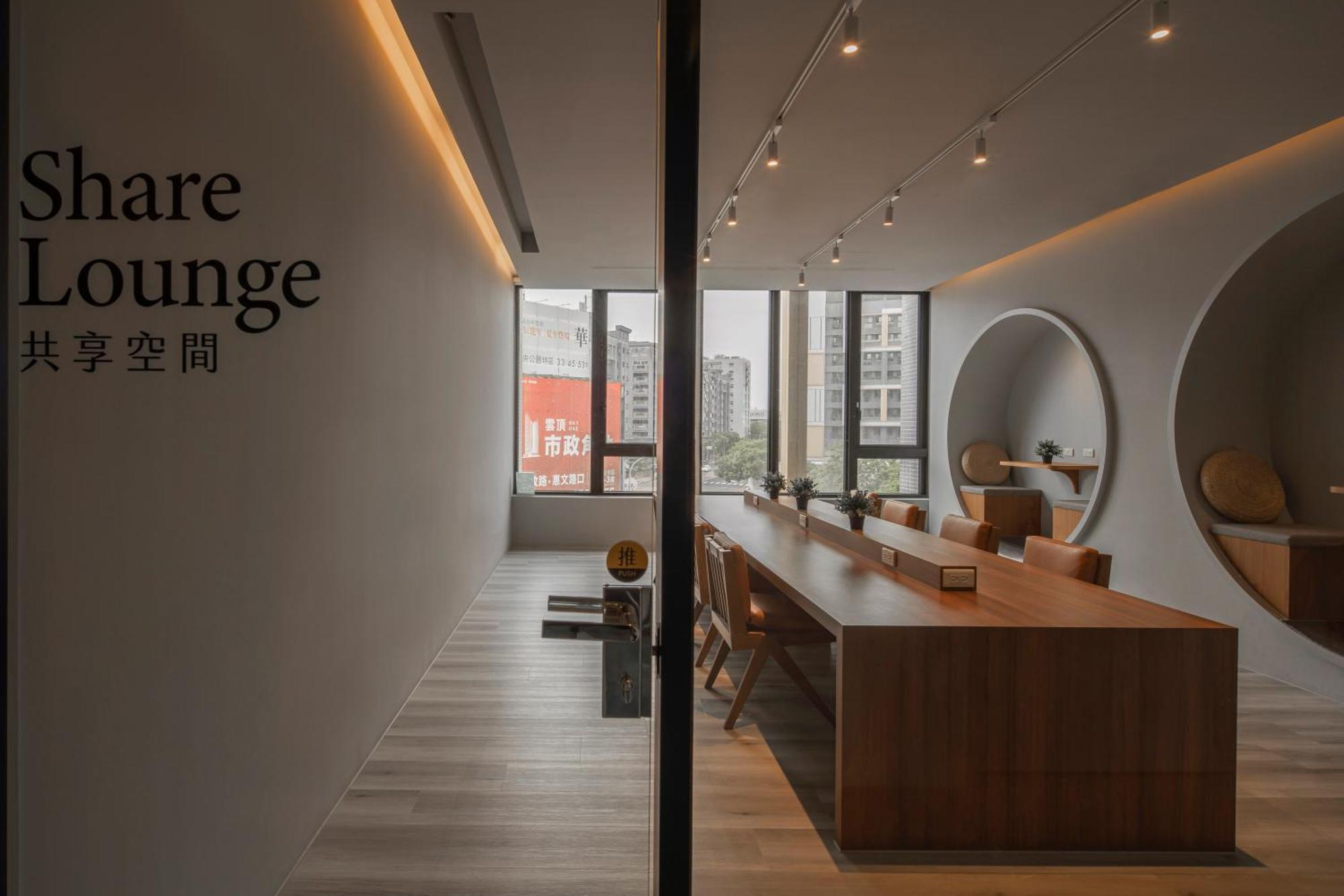 In Joy Hotel Taichung Exterior foto