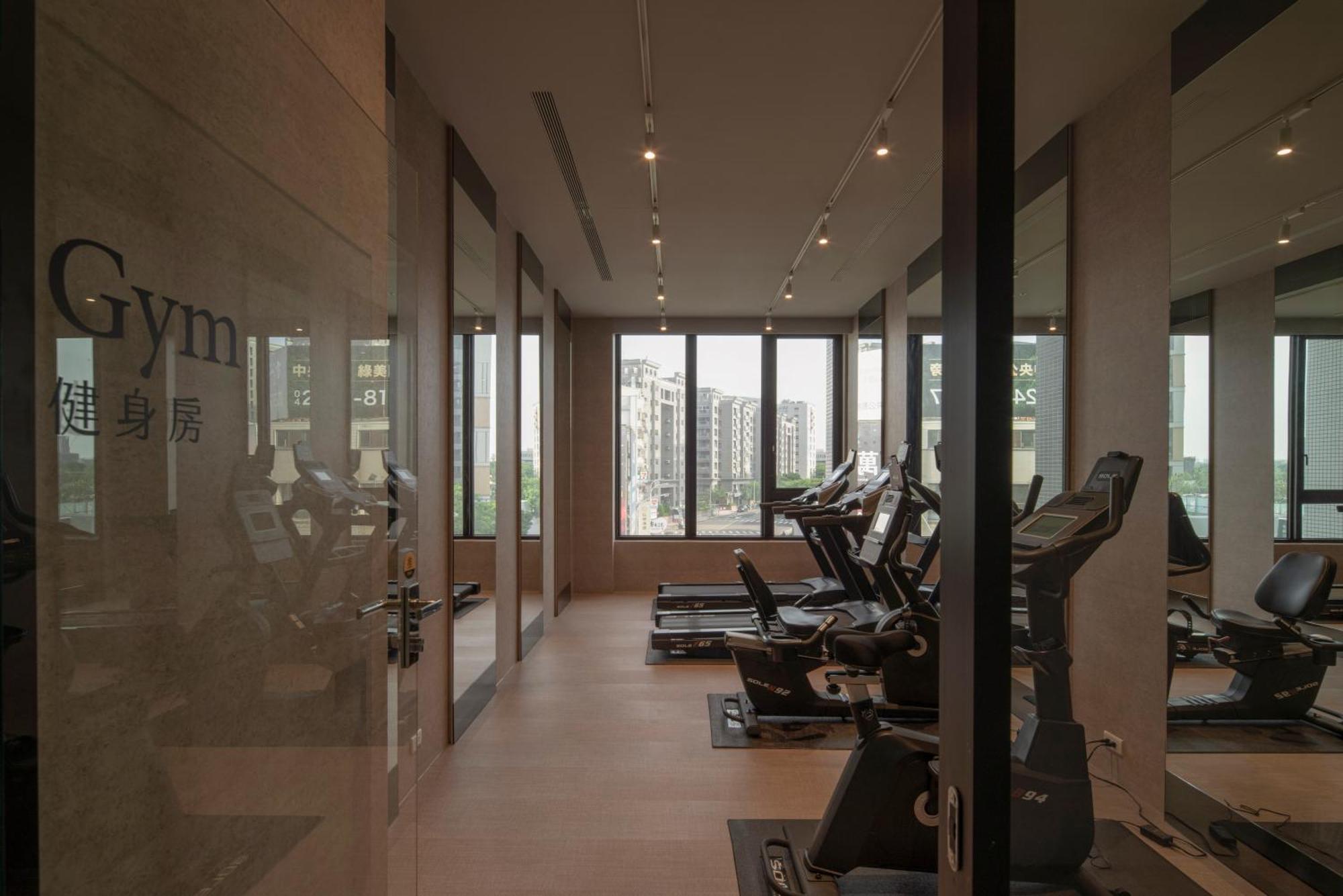 In Joy Hotel Taichung Exterior foto