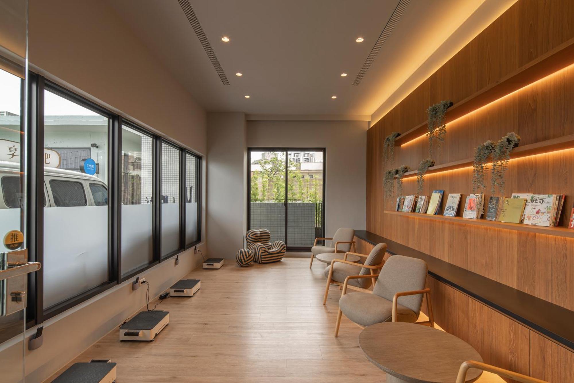 In Joy Hotel Taichung Exterior foto
