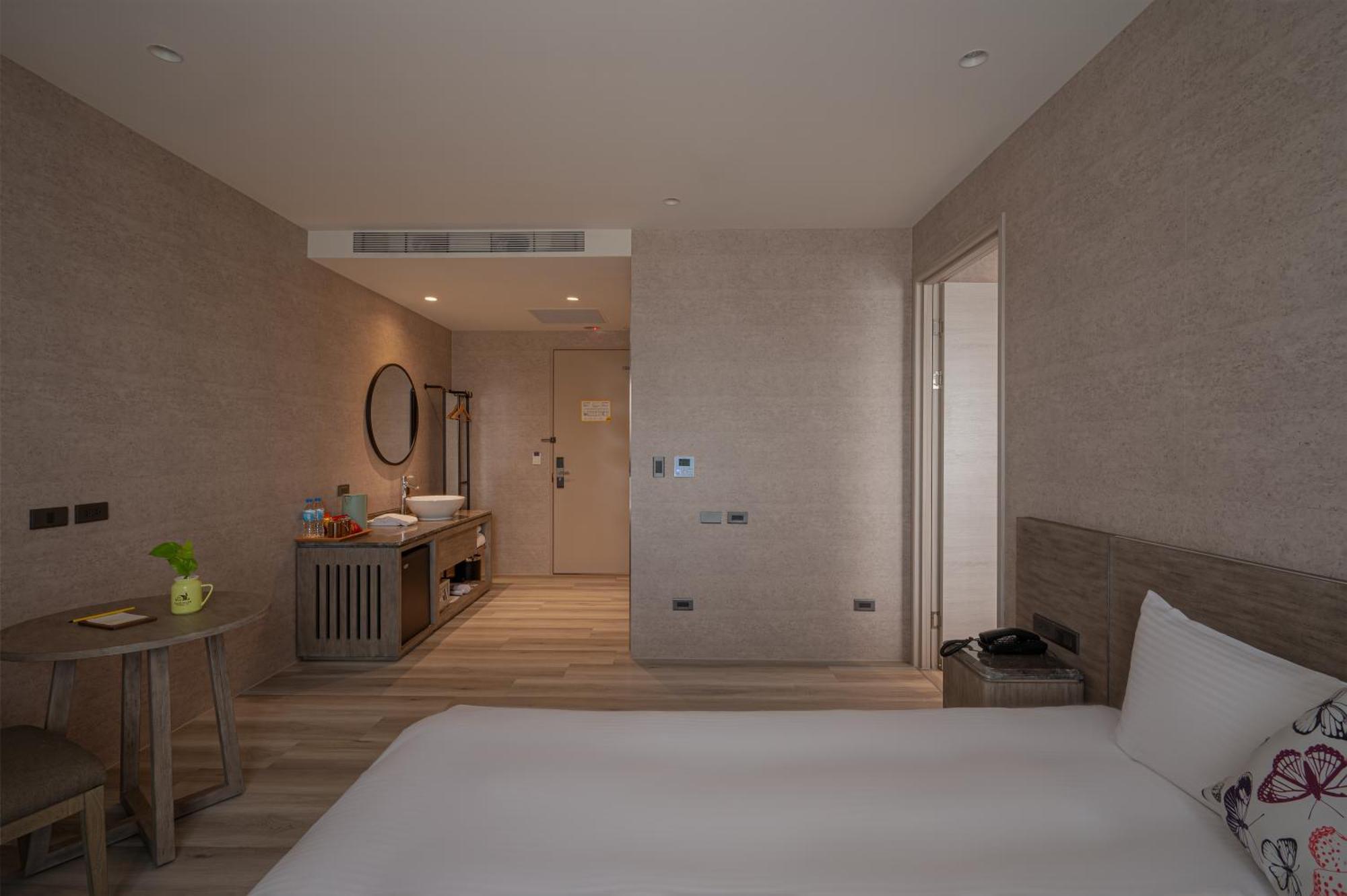 In Joy Hotel Taichung Exterior foto