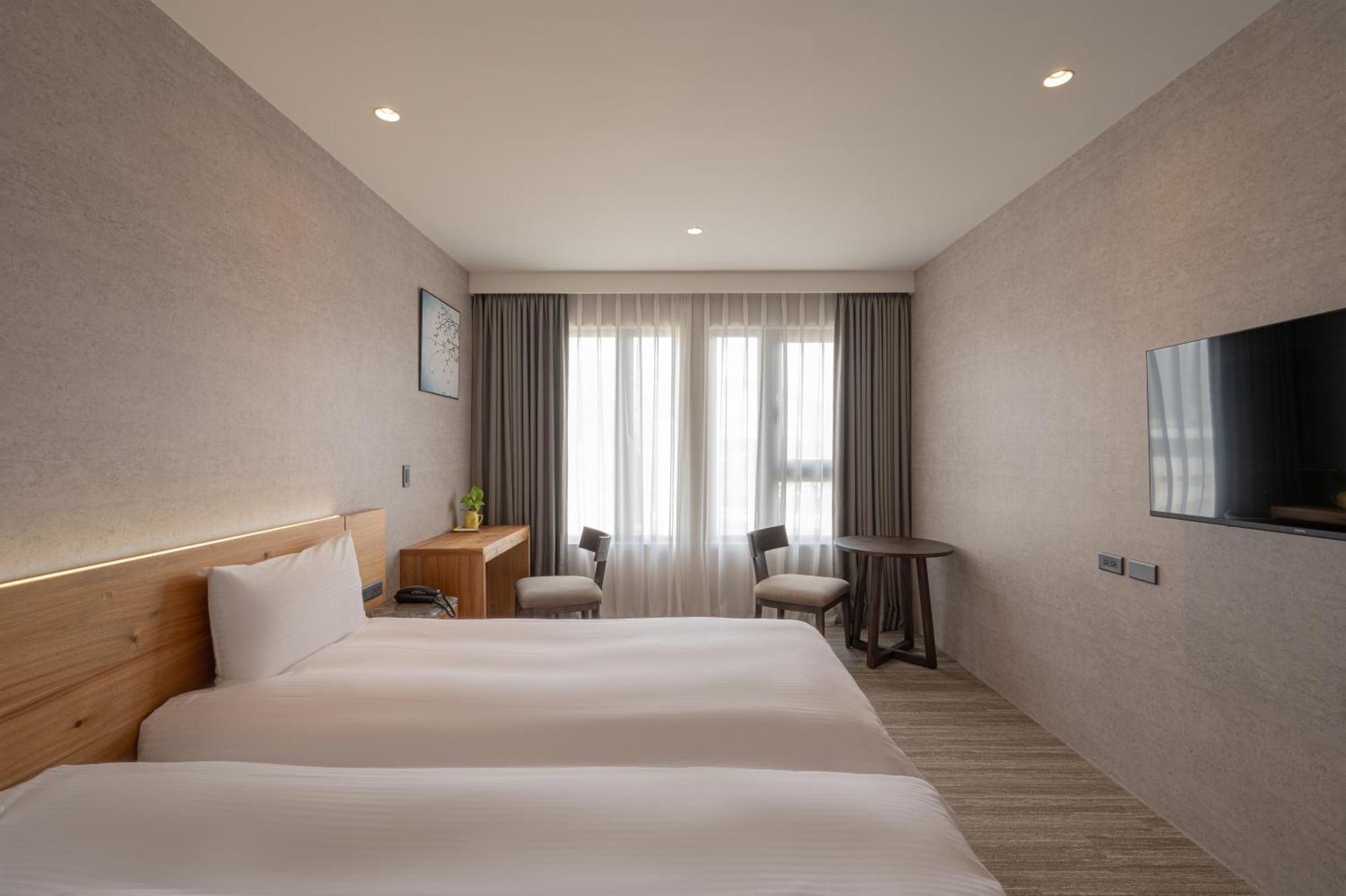 In Joy Hotel Taichung Exterior foto